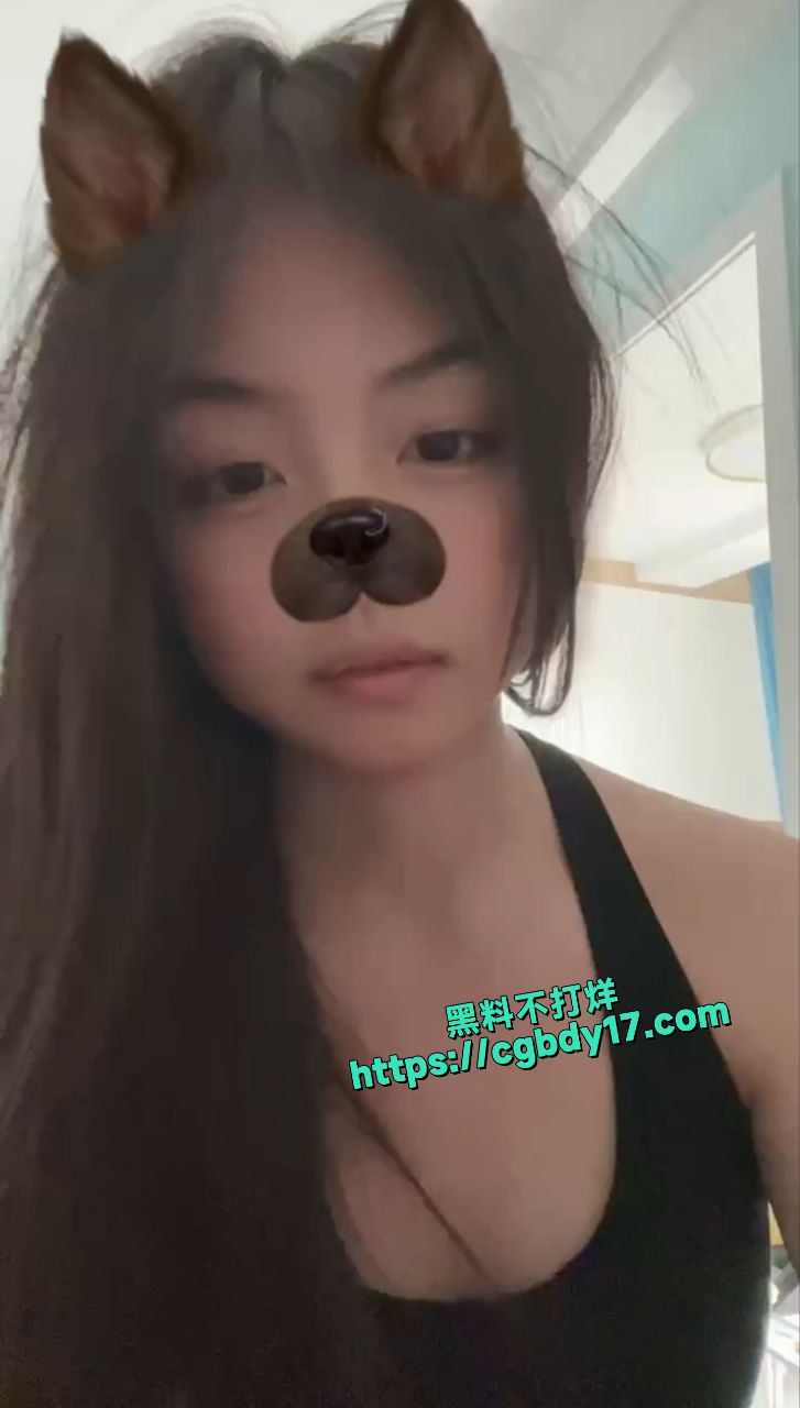 刘怡婷学校里是个好学生乖乖女，网上是个反差母狗8