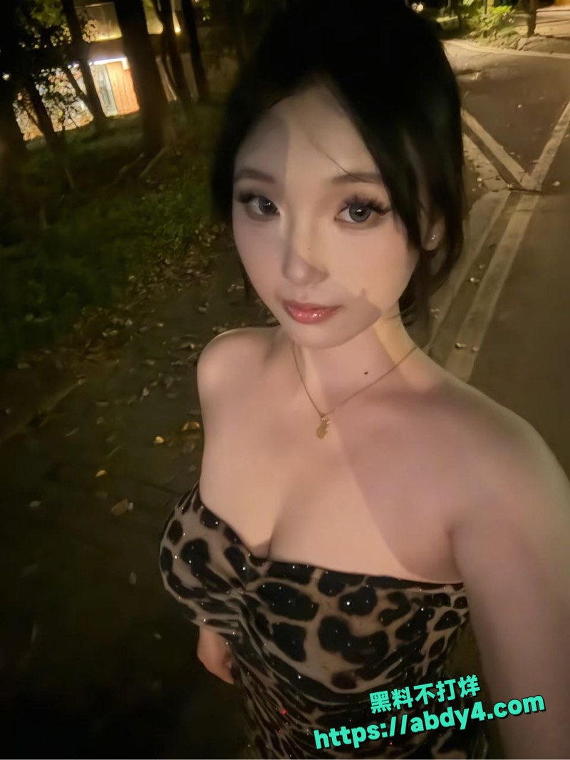 桂林冯诗瑶精神小妹私拍 1
