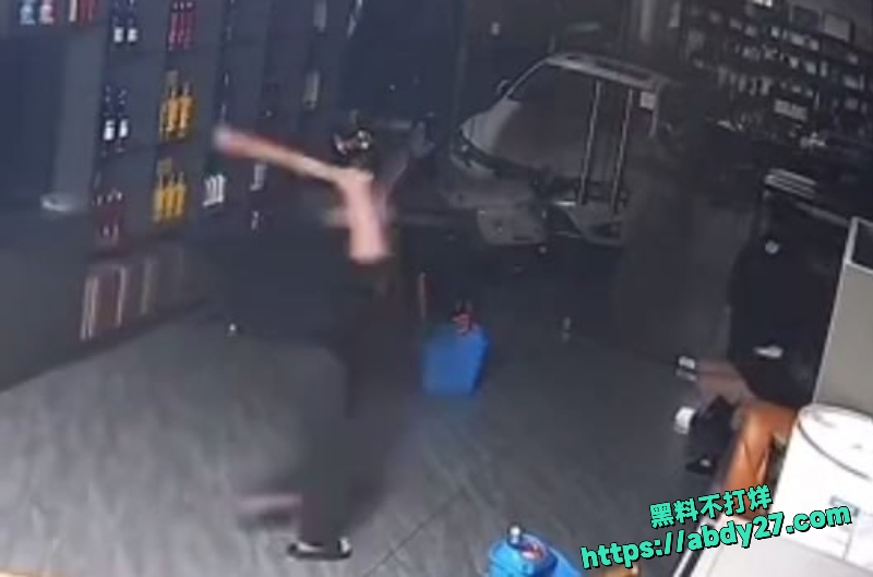 现实版棒打鸳鸯监控捉奸 1