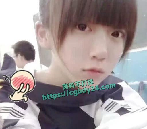 网红呆妹儿小霸王前男友独家投稿爆料开房洗澡三点全漏11