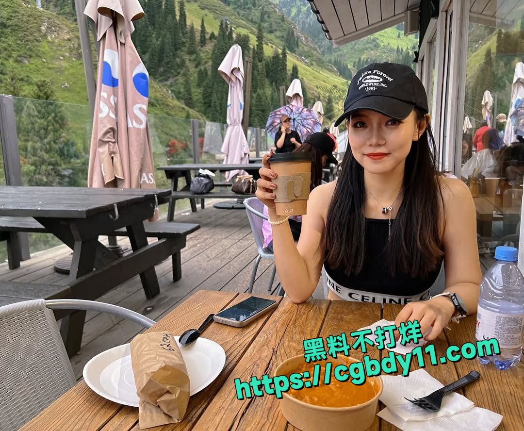 中石油国际杨溢生活照6