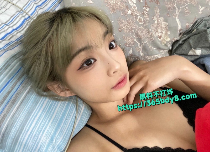 高颜值短发网美依婷13