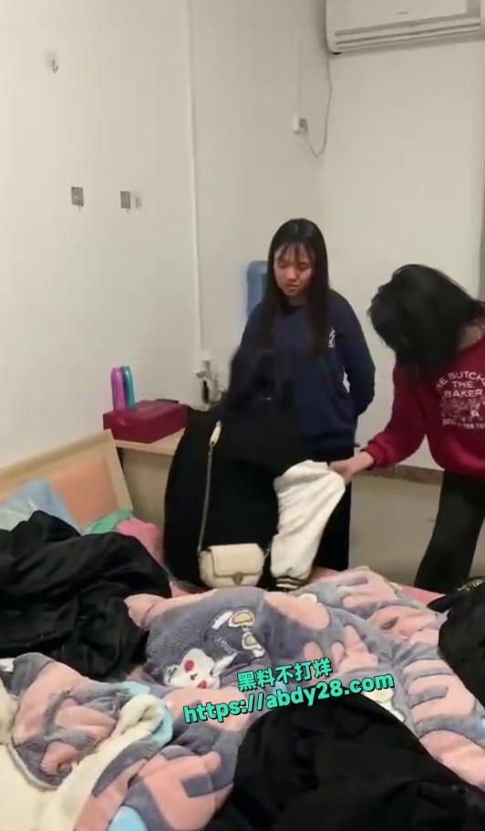 精神小伙精神小妹霸凌小姑娘 2