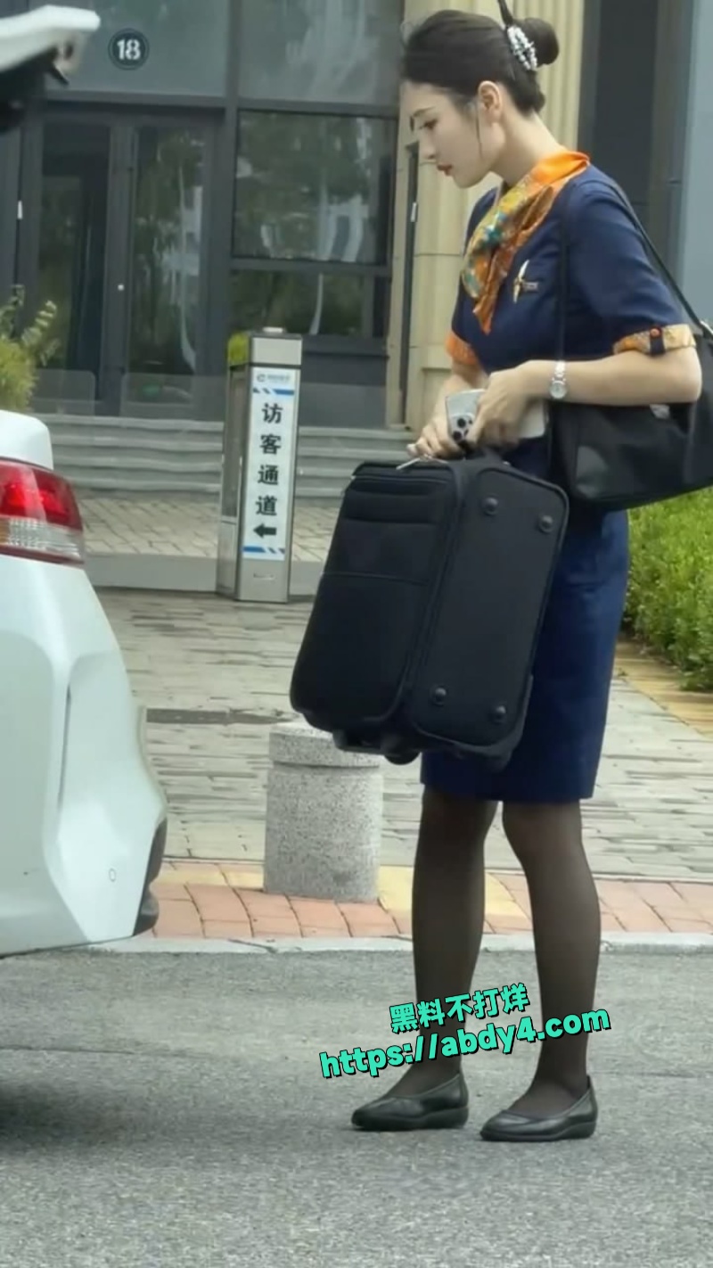 大神偷拍空姐洗澡换衣服视频流出 2