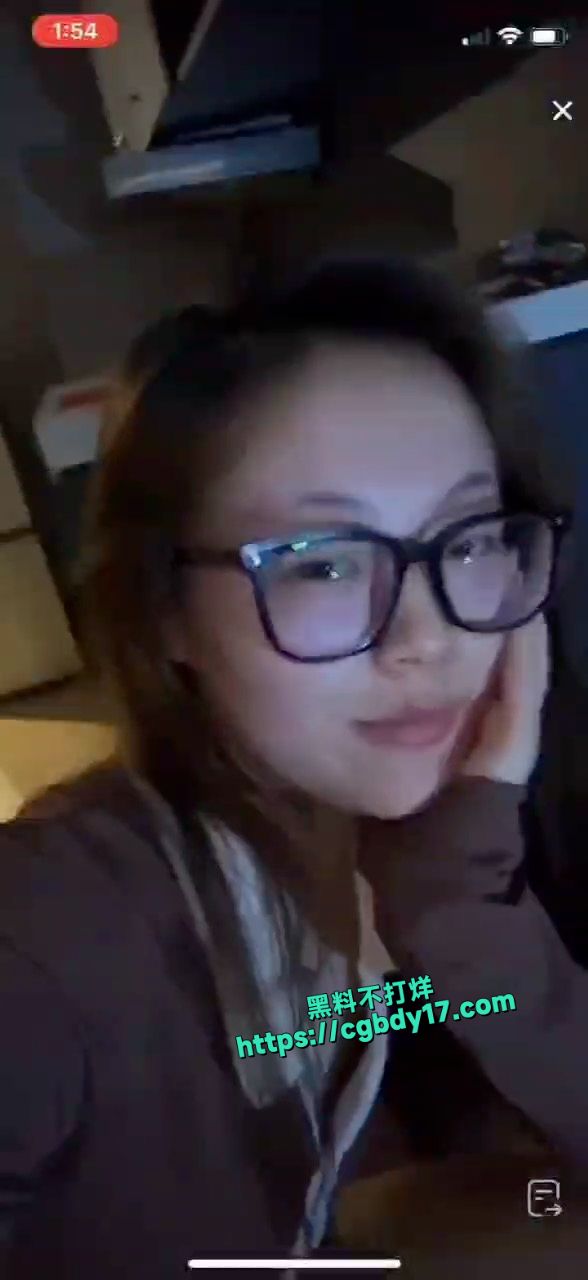女主播与金主 边直播边做爱1