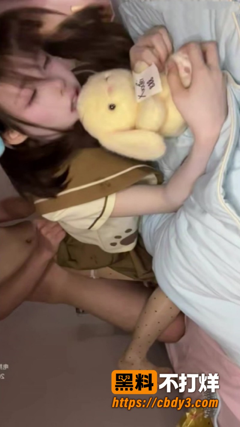 清纯大学生双马尾出租屋内射 6