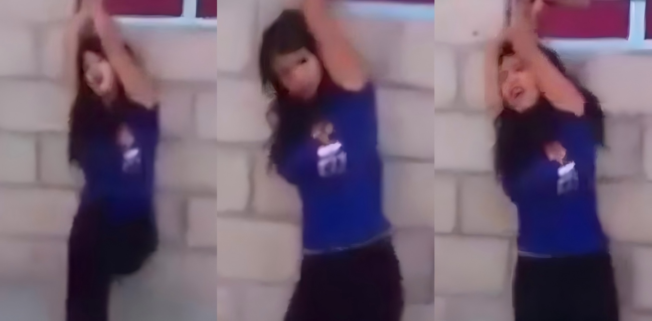 墨西哥抓出轨 女的被绑窗上抽鞭子 老公鞭子抽得狠 围观群众看呆了