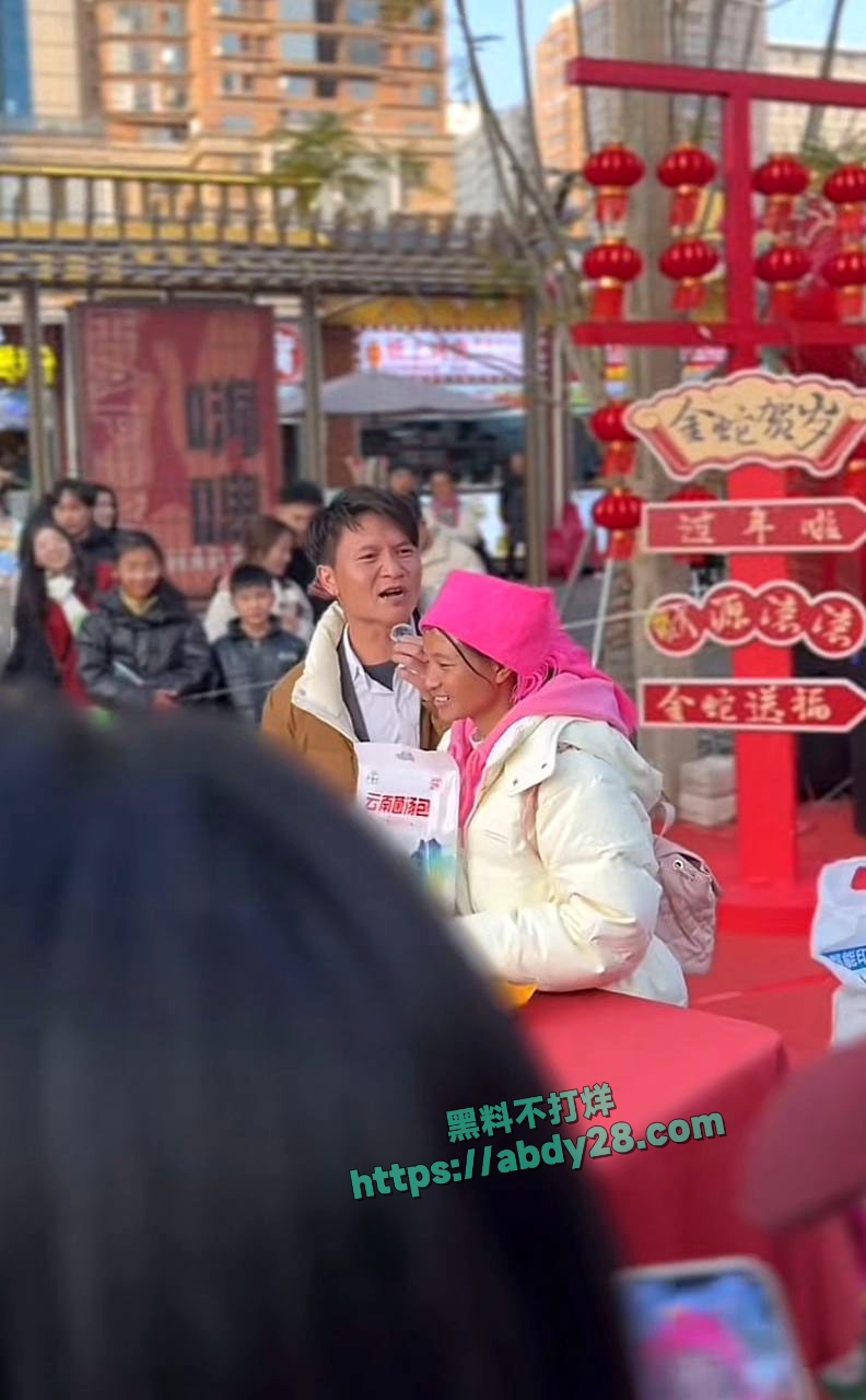 抖音网红小英曝老公上拉如出轨表妹 32