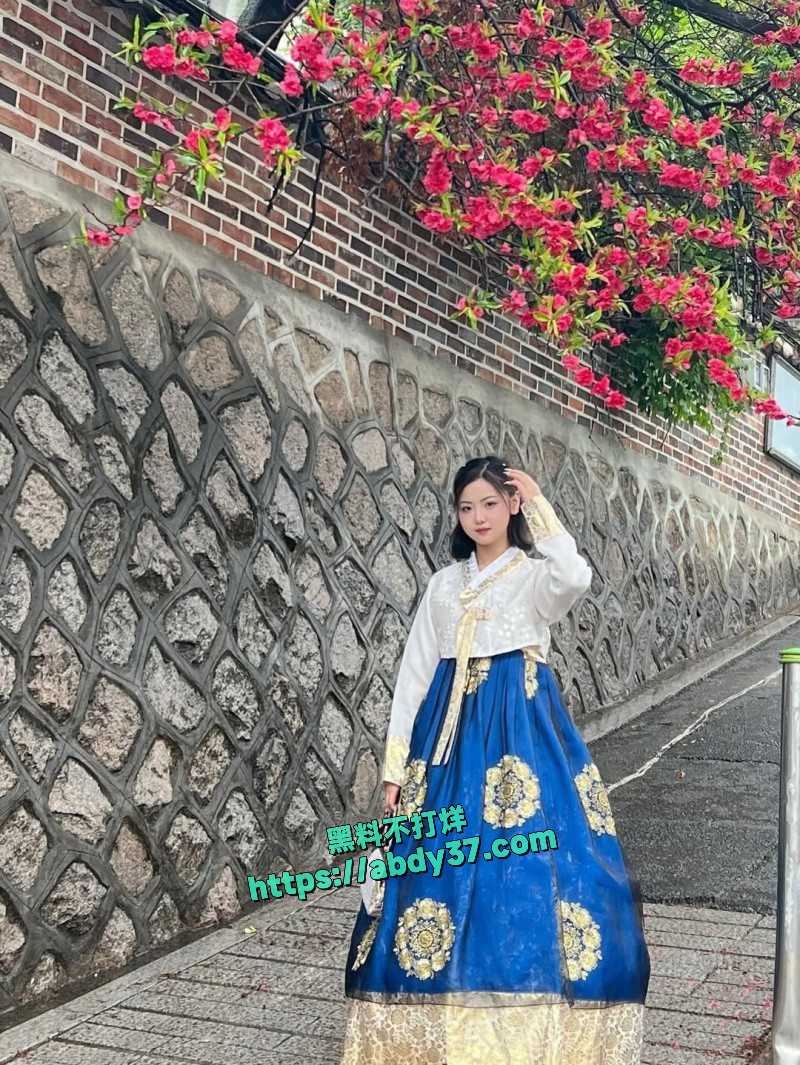 巨乳小网美芷芷  9