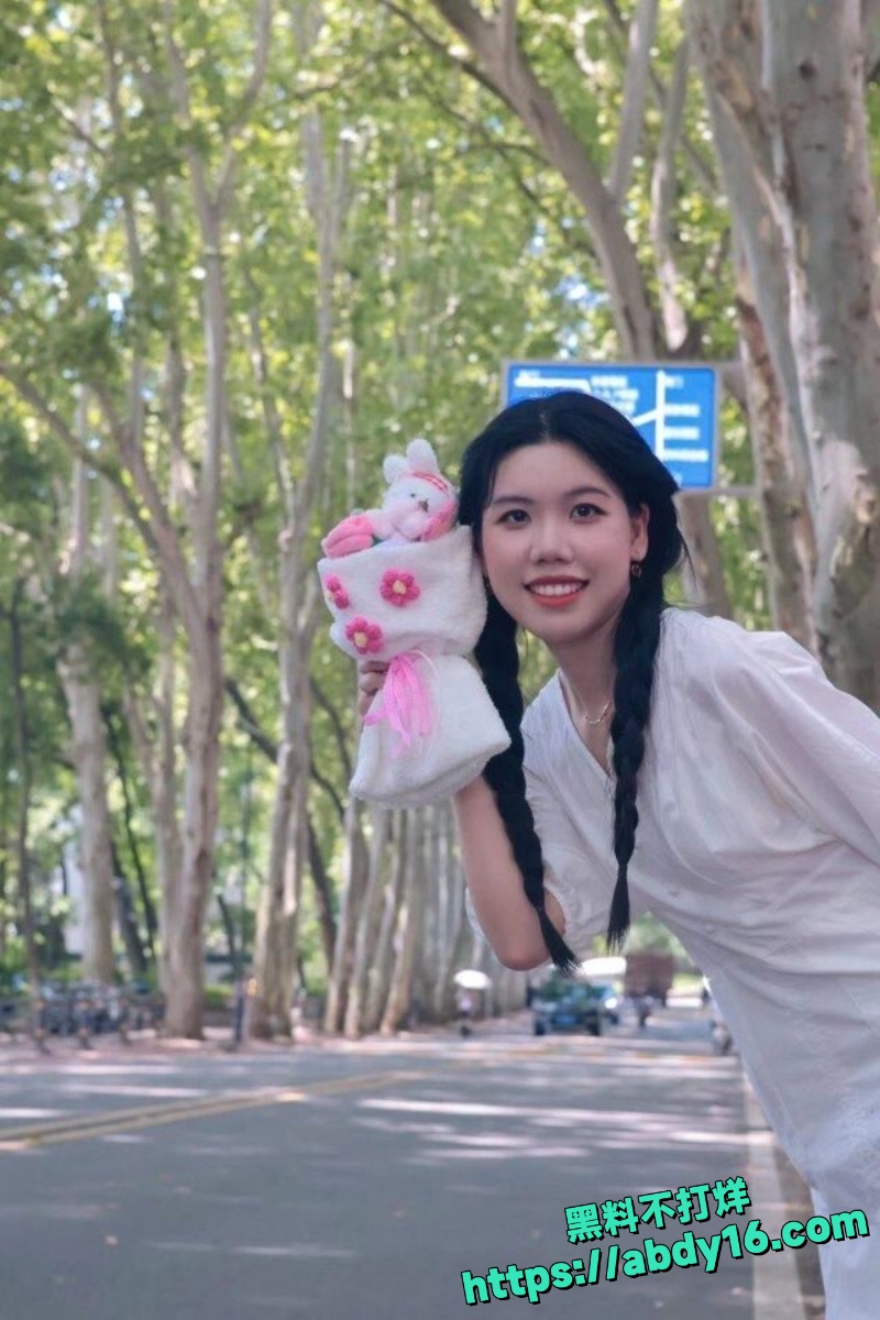 华中科技大学博士刘婷婷性爱视频流出5