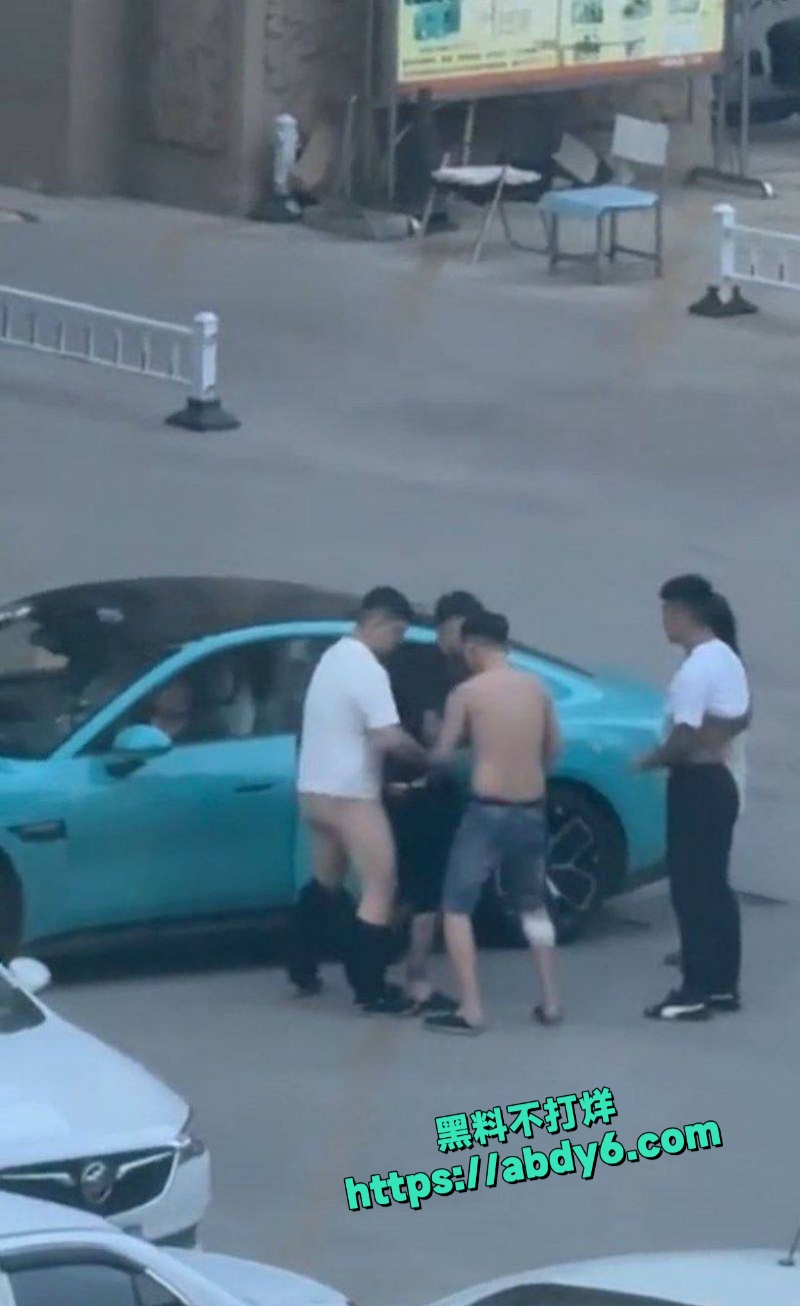 别克引擎盖男同激情视频 8