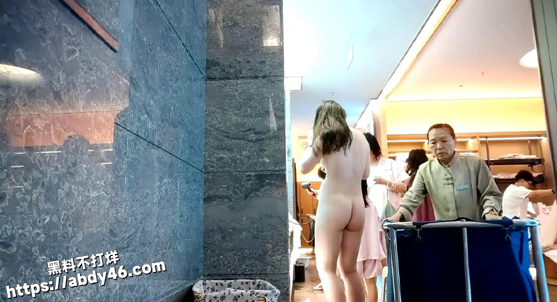 最新流出洗浴会所多位美女.jpg6