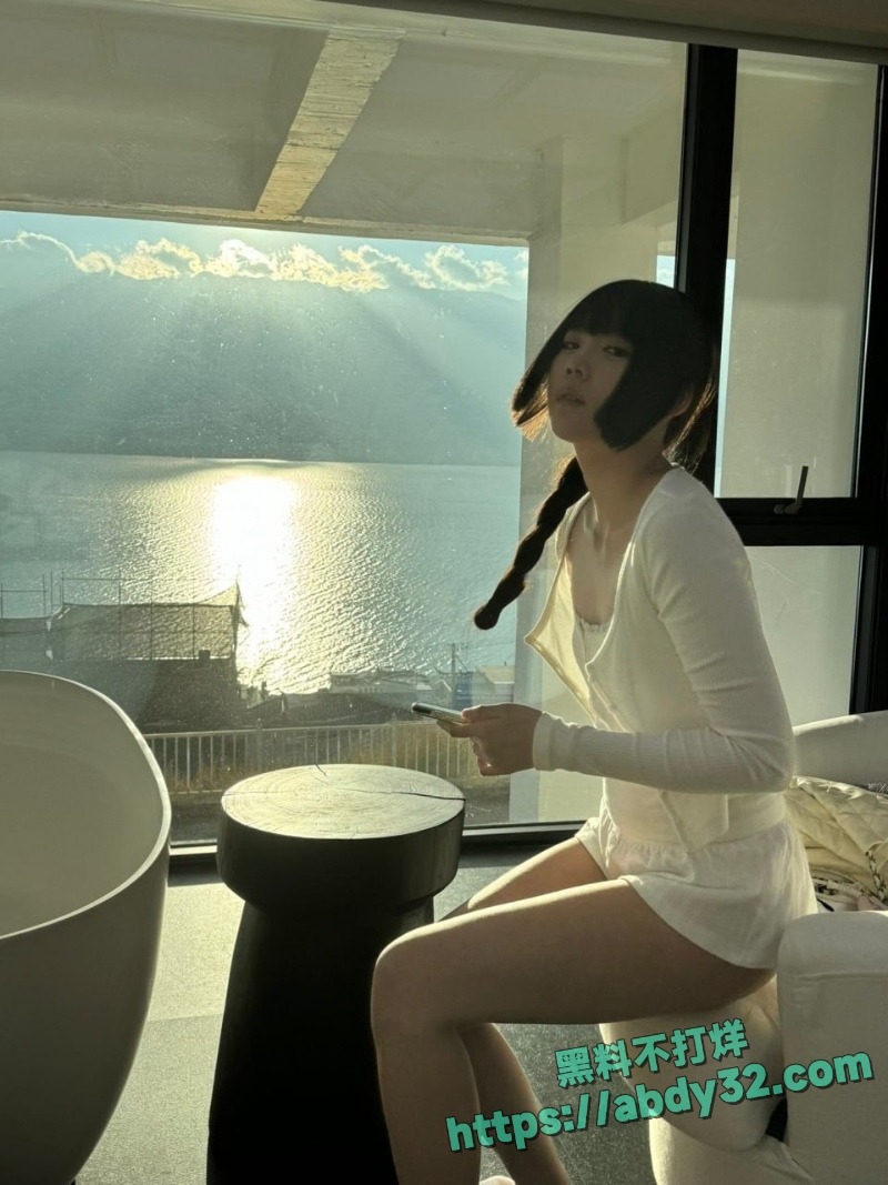 博远华兴高管婚内出轨18岁女孩3