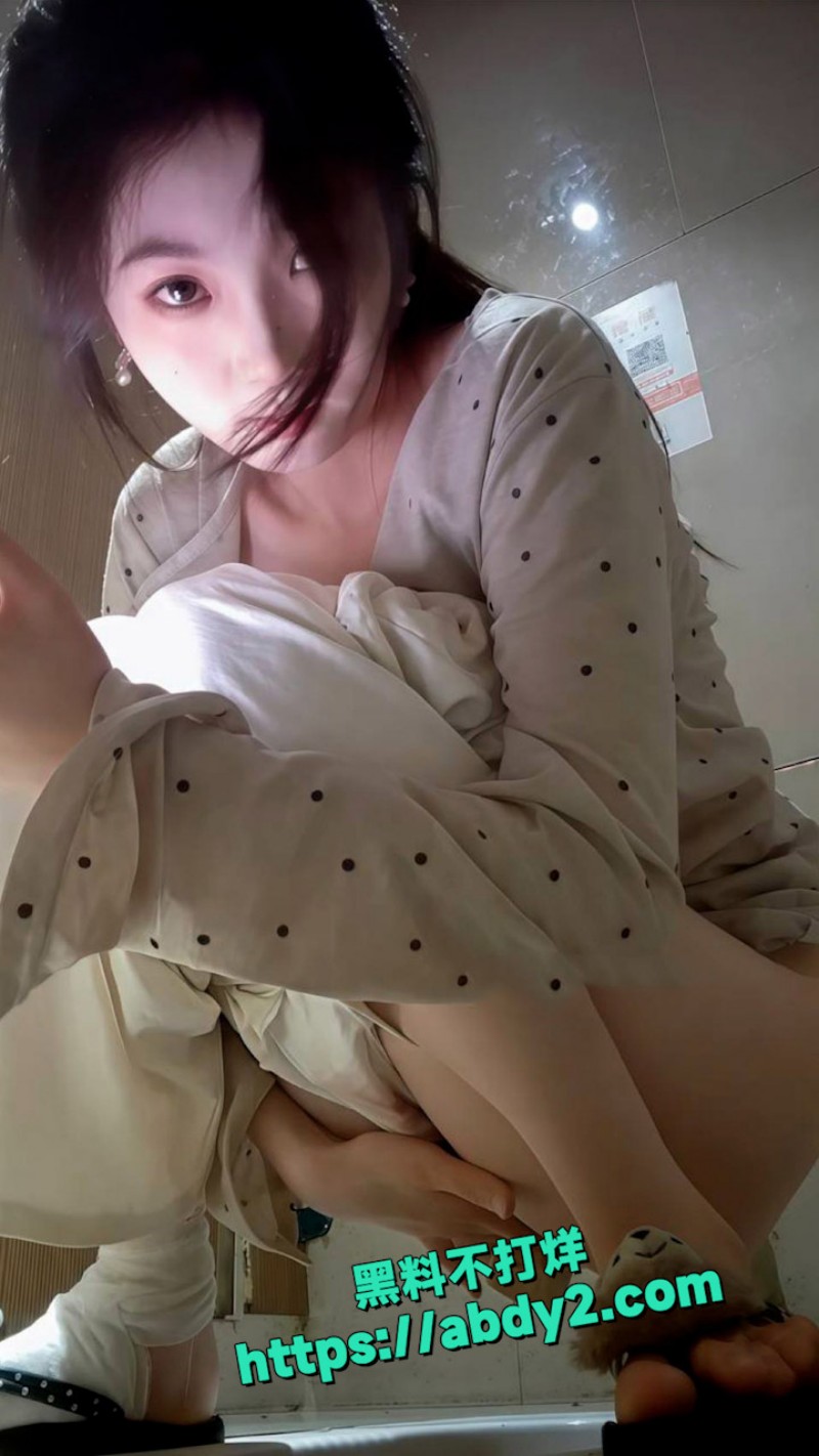 厕所偷拍 12