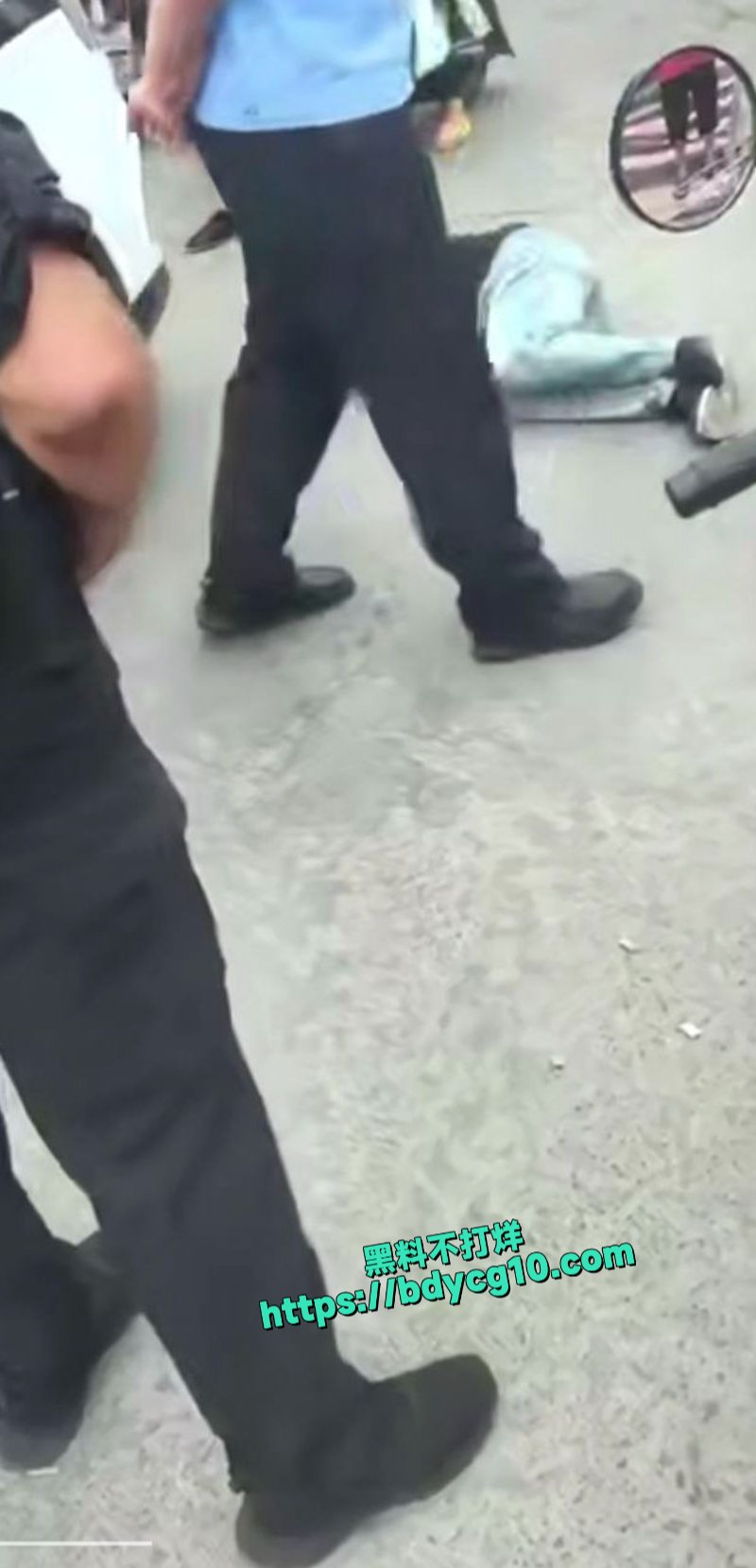 本来只是打架斗殴然后变成骂警察袭警了2