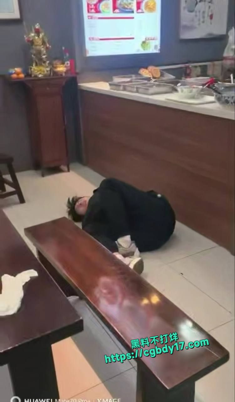 山东临沂小伙子不知道怎么了4