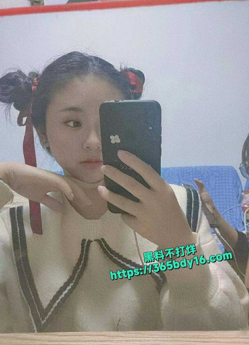 社交软件上划到的大学生钰莹8