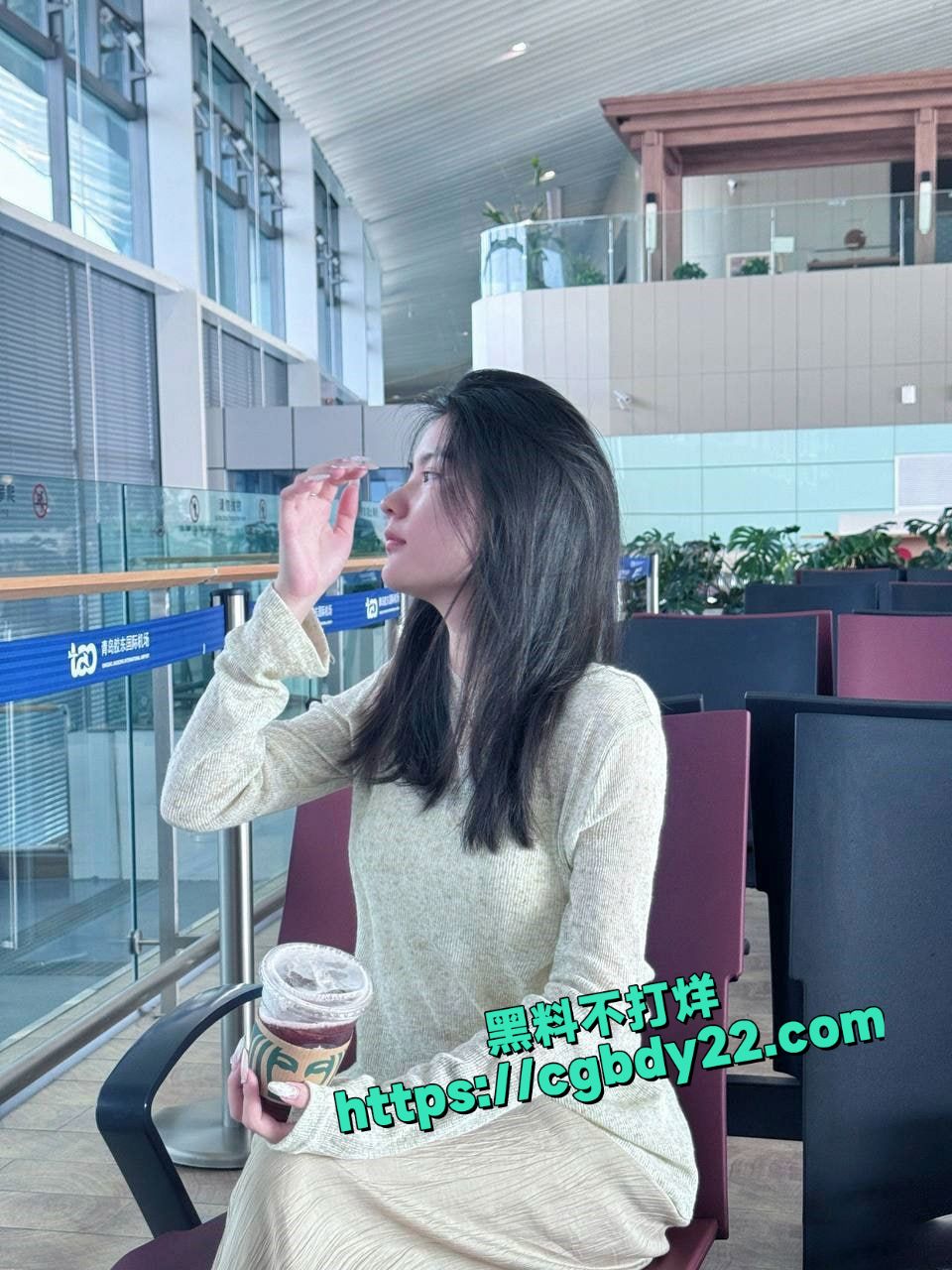 青岛美女被渣男网络招聘模特套路脱光光3