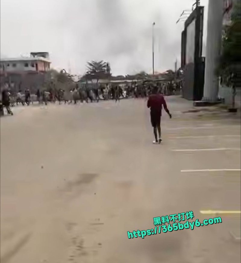 安哥拉突发暴乱行动现场大量视频流出混乱不堪4