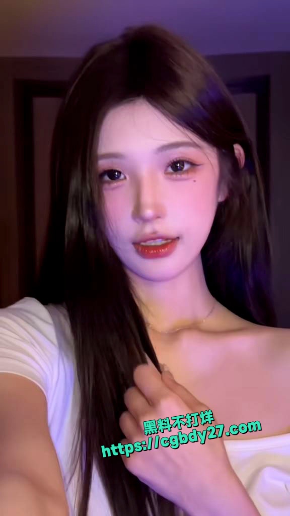 抖音近600万粉丝网红若琳pepper直播时漏点奶子又大又粉6