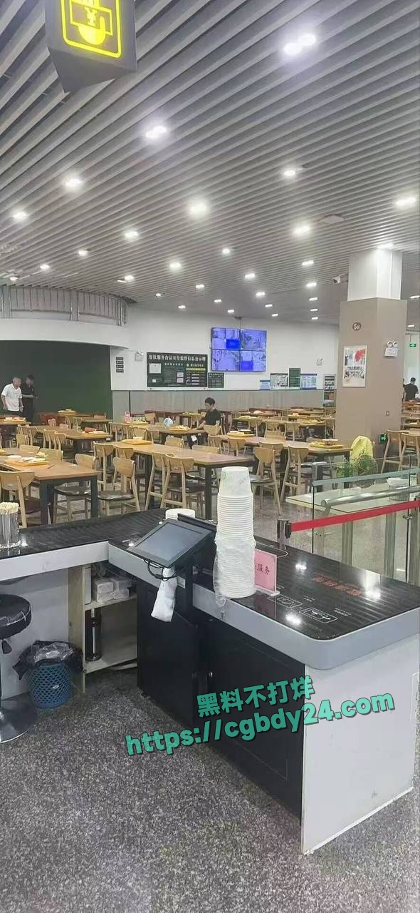 武汉大学食堂无差别砍人14