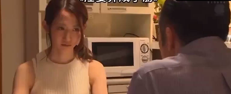 淫妻彻底养成多人运动模式 嘴和骚逼同时塞满大鸡巴 极致调教爽翻天