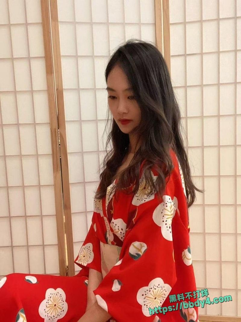 杨婧雯 12
