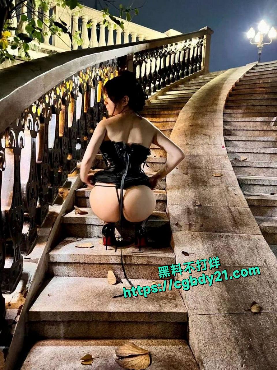 丰满甜美妹子反骨PP ，大胆露出20