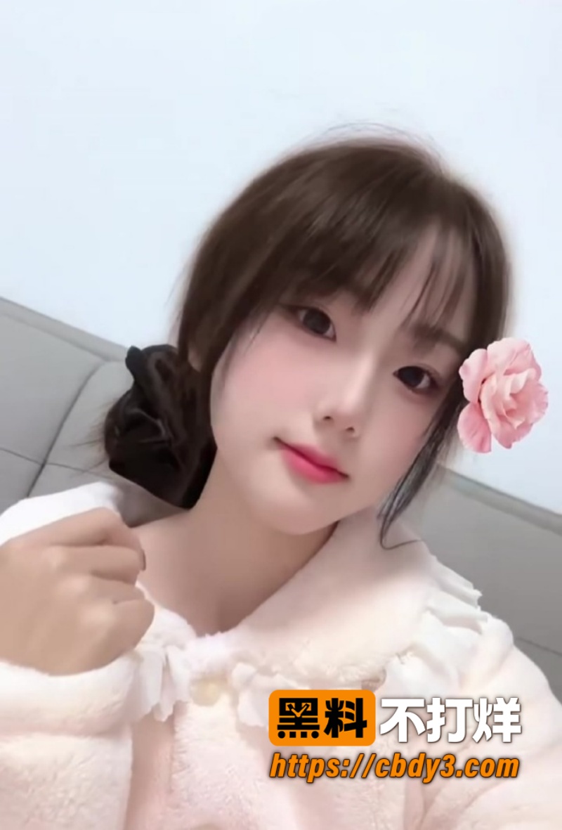 清纯精神小妹酒店自拍 7