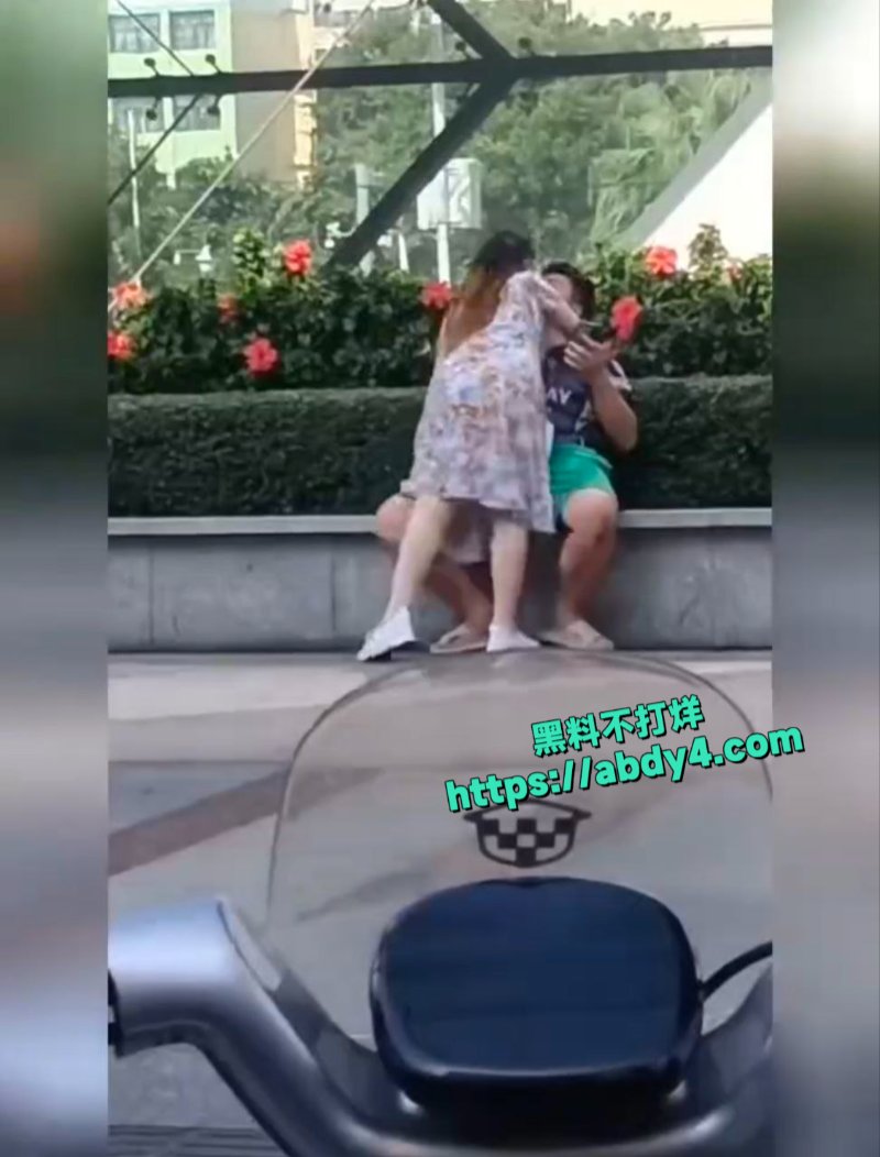 不想努力的小伙与饥渴的阿姨4