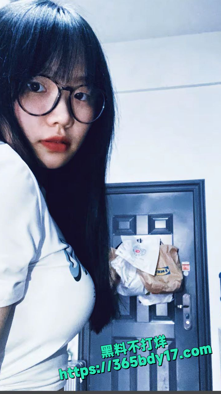 情窦初开穿着护士装 2