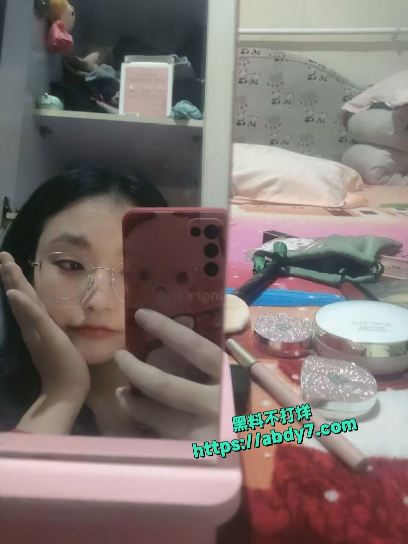山东清纯女大学生燊燊清纯嫩妹求财下海 3