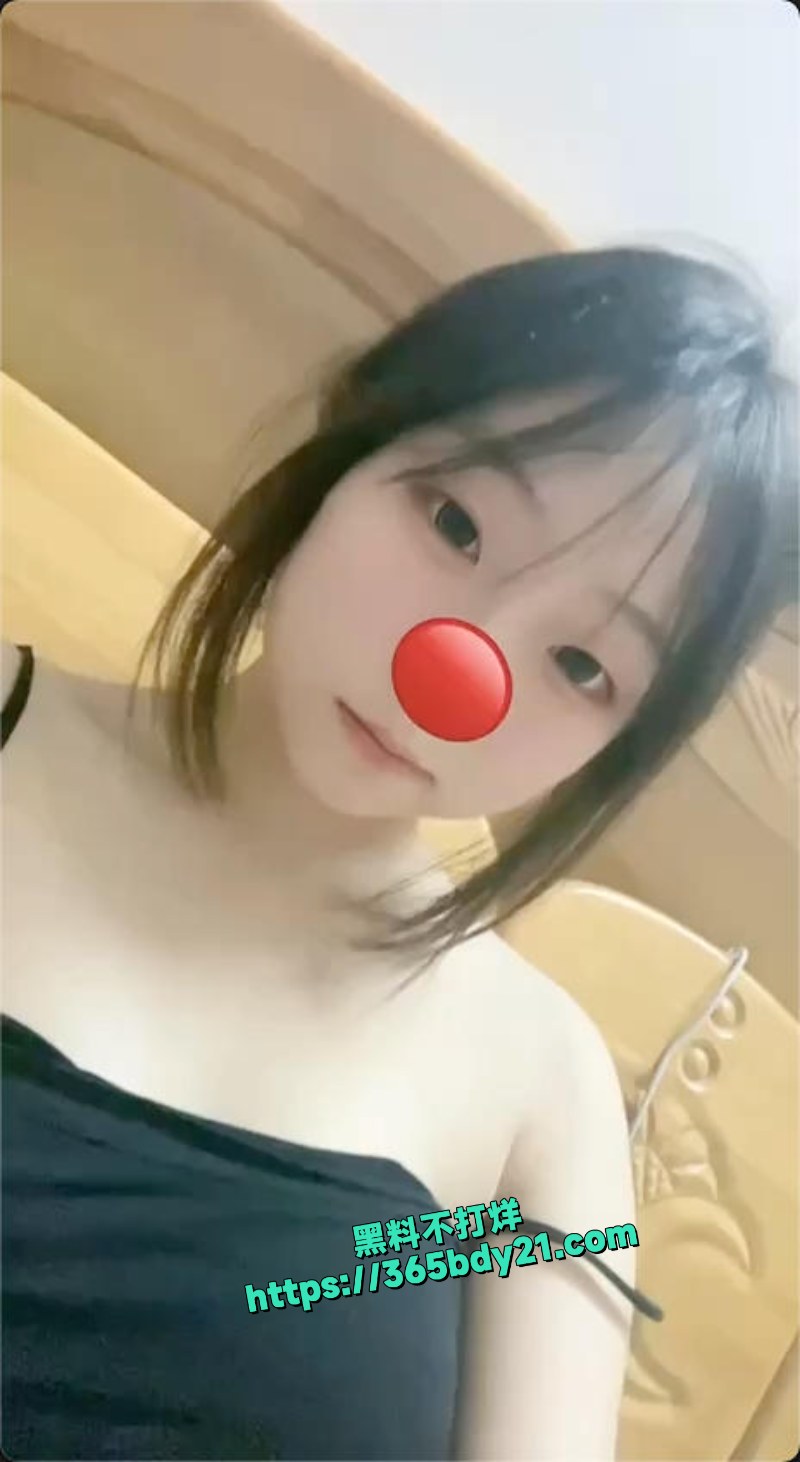 极品毕业高中生给大哥拍摄私密视频 1