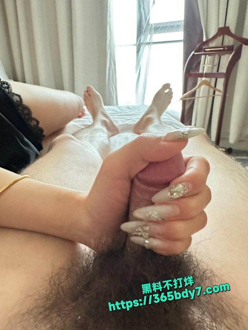推特约啪各种极品身材反差母狗美团制服肥臀车震后入啪啪26
