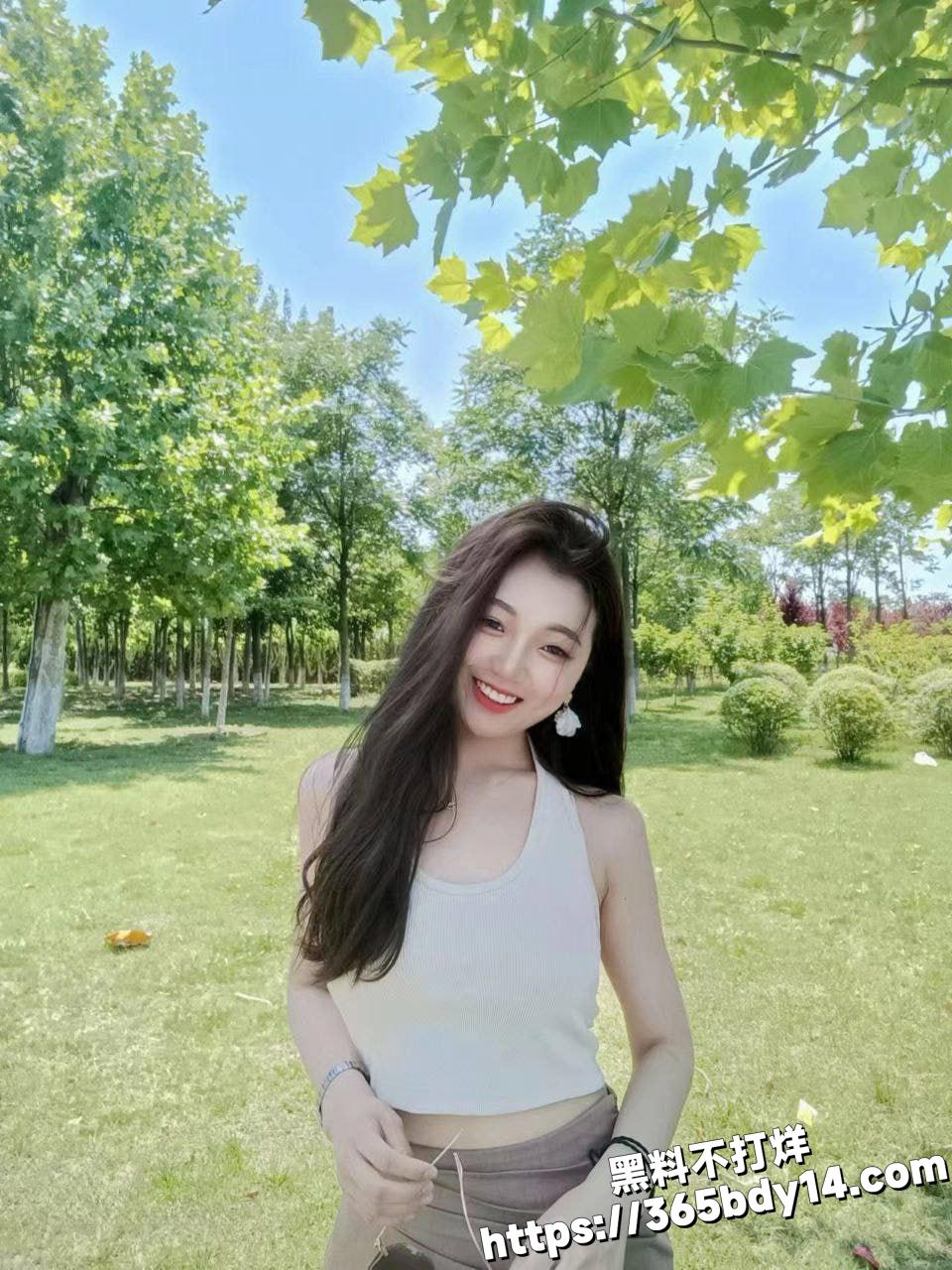 贸易公司财务邓婉清2