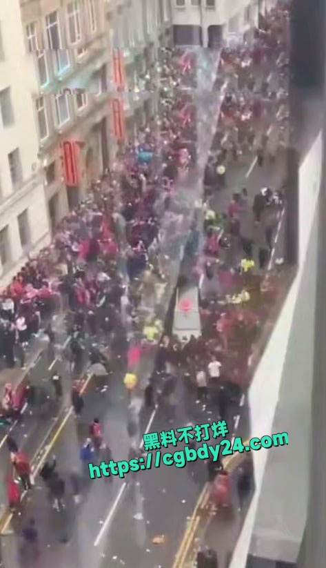 英国人体保龄球现场非常惨烈27人司尚不明1