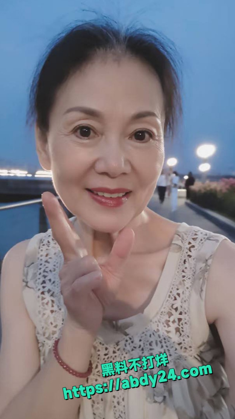 小伙儿喜欢熟女奶奶 19
