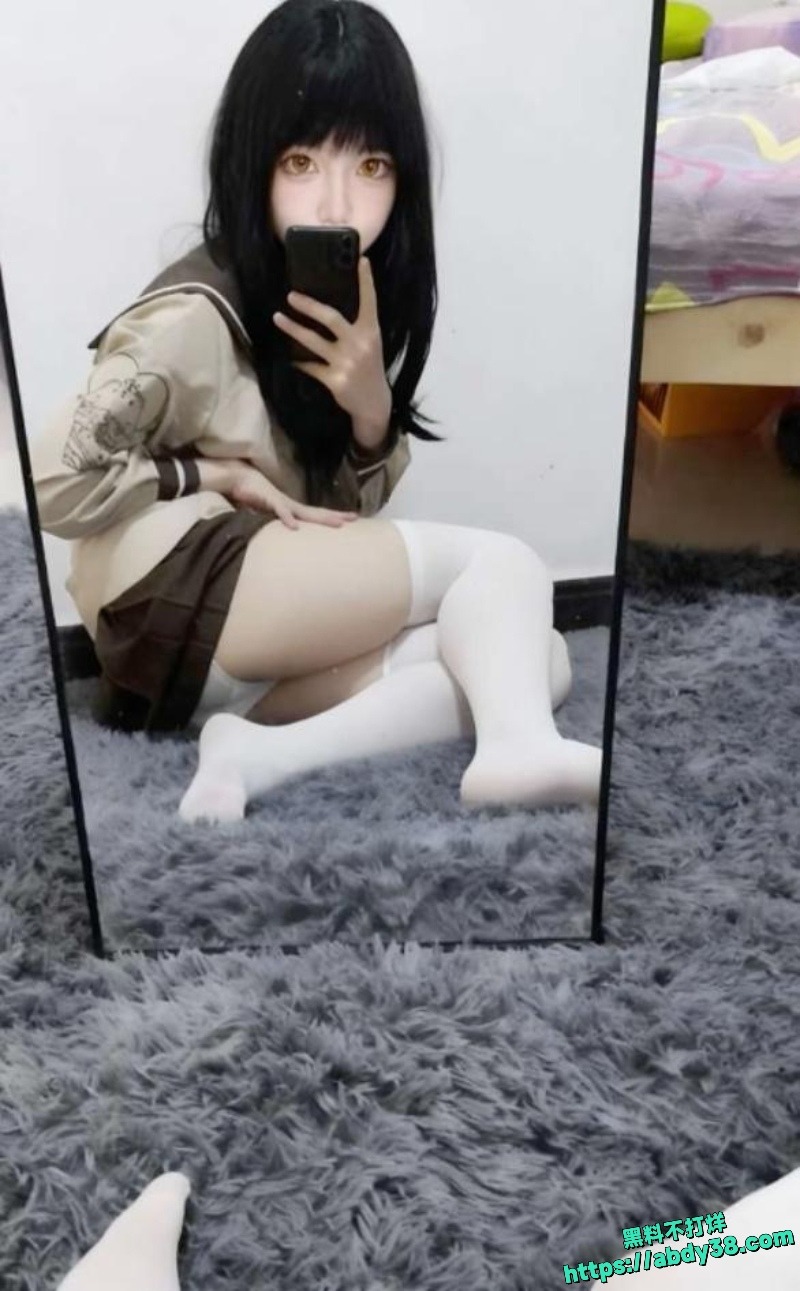 原创投稿 曝光西安工业大学2023级电子信息专业一个婊子 经常发情给人发私房照5