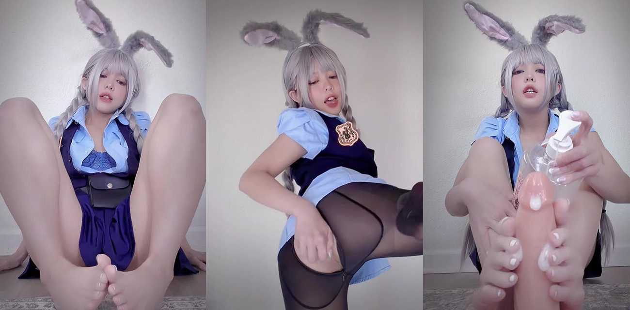 亚裔童颜Kittyxkum狂COS疯狂动物城兔子警官 用精油足交开裆黑丝自慰高潮