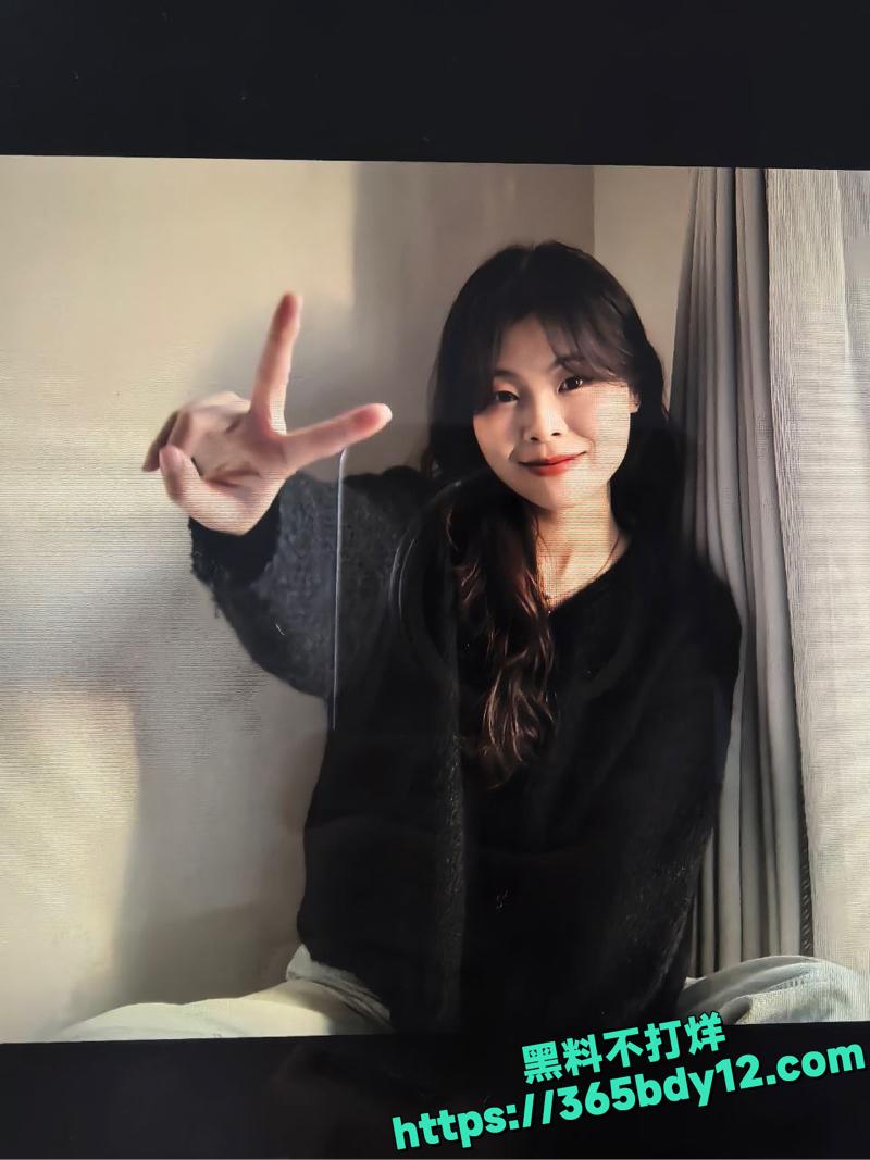 新婚小夫妇婚假疯狂操逼视频曝光20.