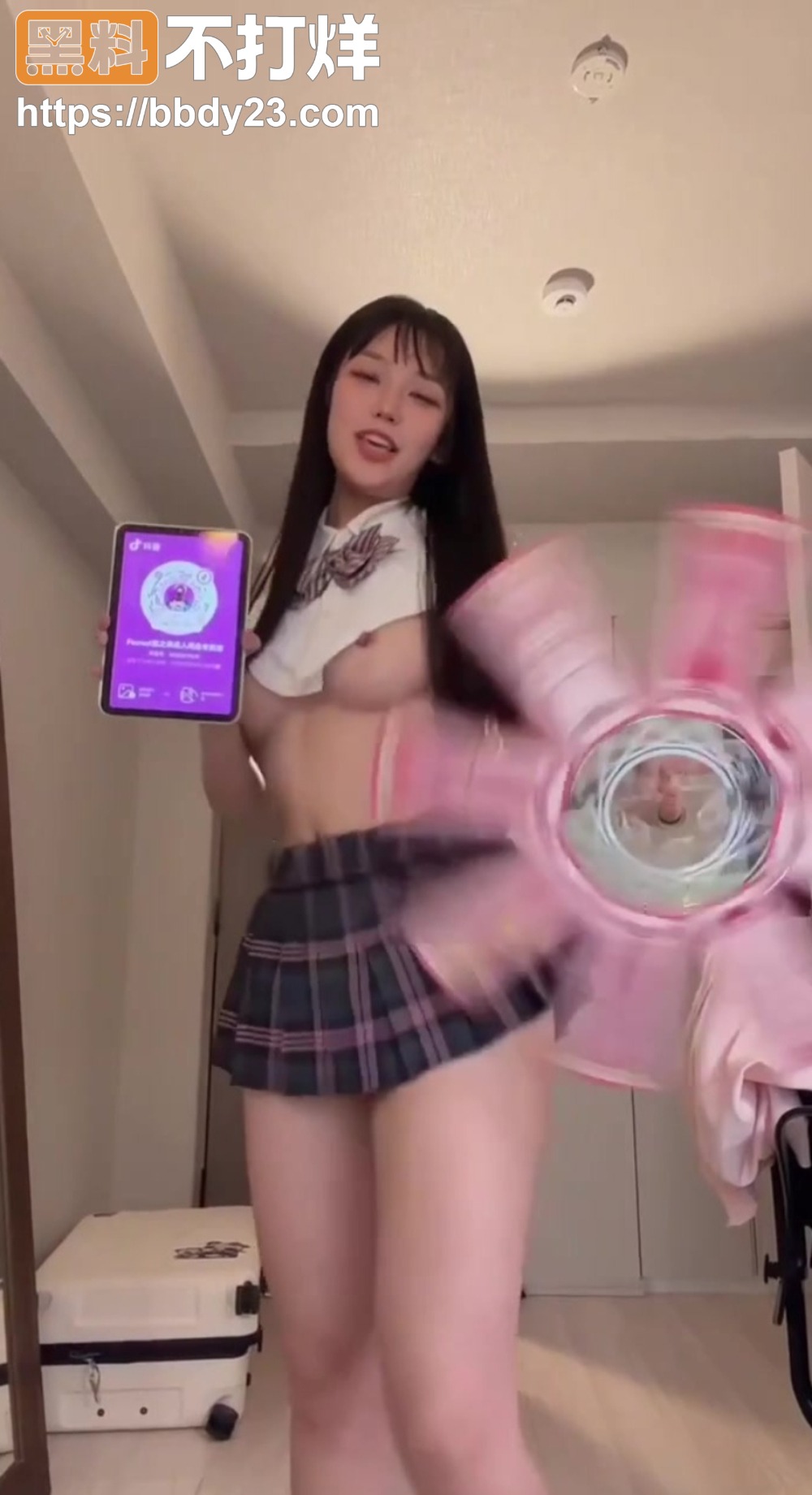 Yummy707学生制服裸舞2