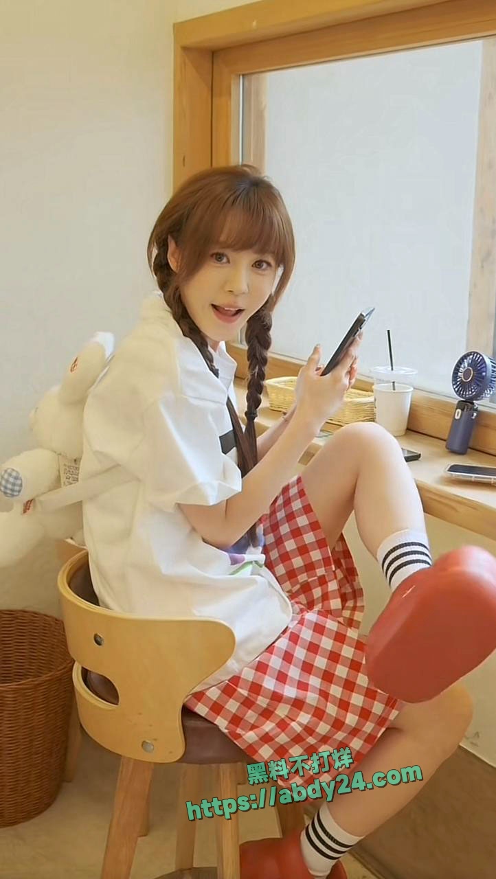 饰演爱情公寓陈美嘉的李金铭知三当三 44