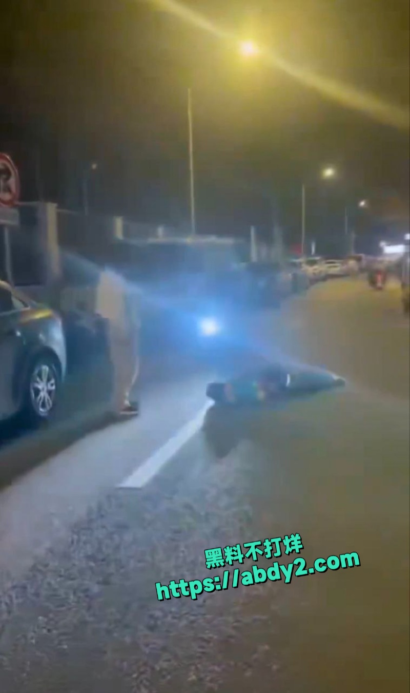 苏州南航附中东门快递员被捅伤 6