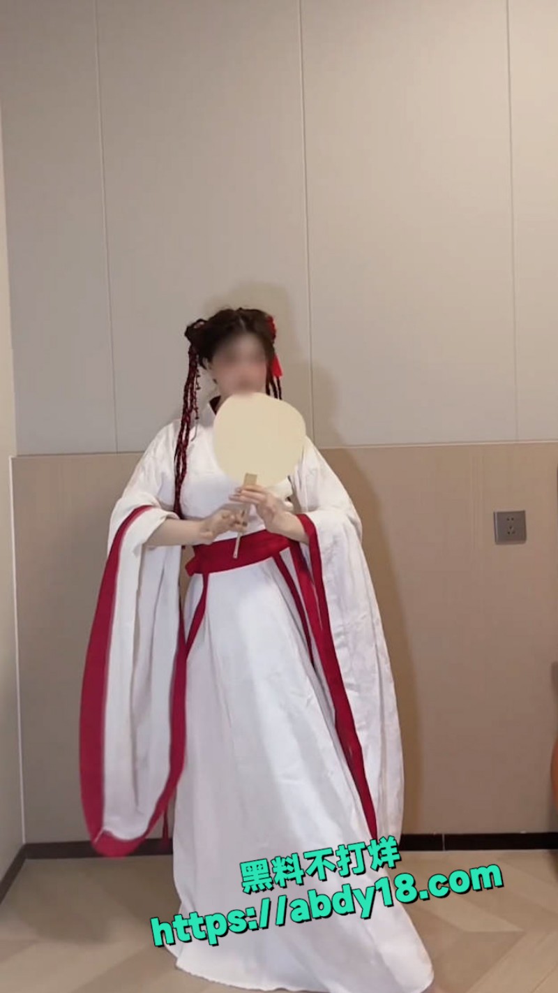 推特裸舞姬小乔以安 1