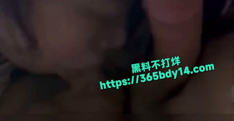 天津性感少妇何晓兰约健身教练在家玩双龙戏凤8