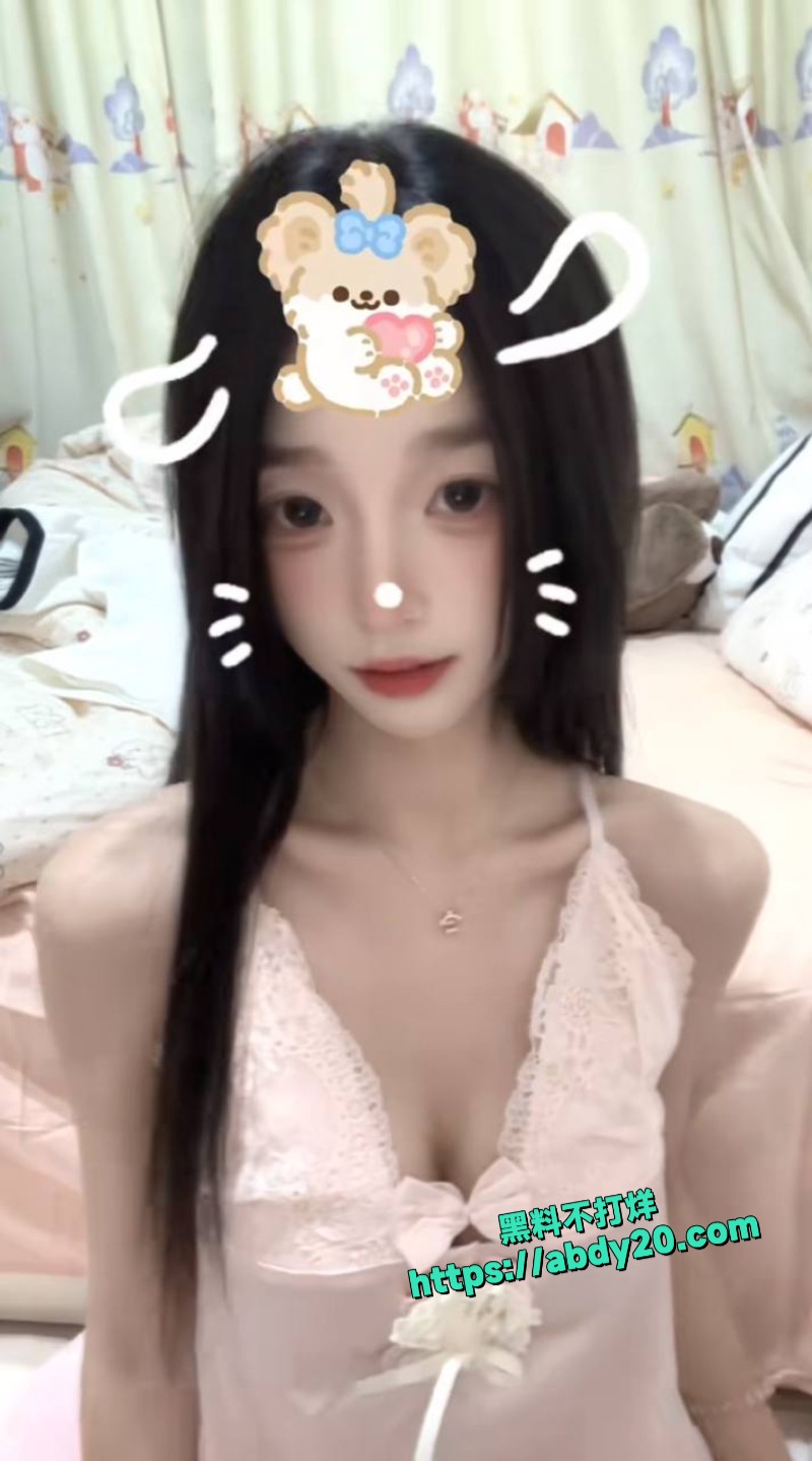 人瘦奶子大反差婊吧唧一口妗妗