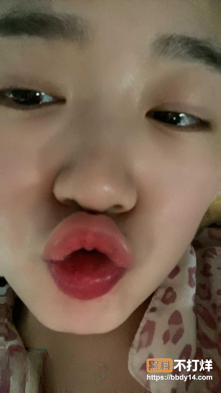山东淄博女留学生李欣韦2