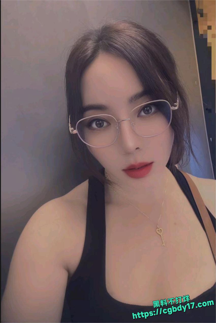 抖音撸铁健身女海洋之心 3