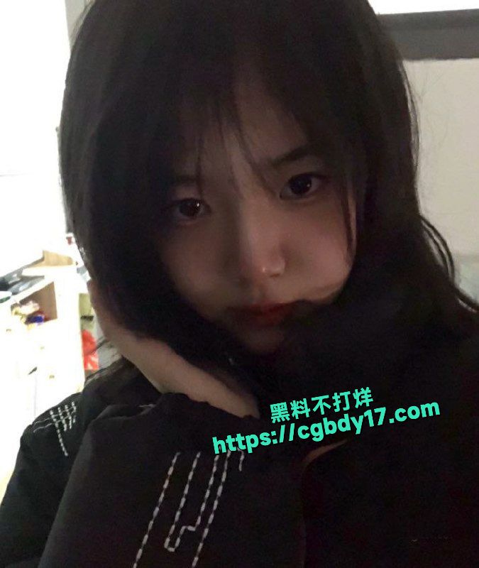 山西运城某学大一短发清纯学妹，实则母狗一只18