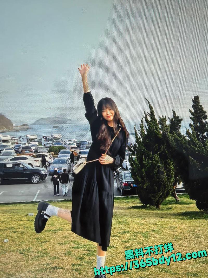 新婚小夫妇婚假疯狂操逼视频曝光5.